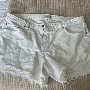 Abercrombie & Fitch White Distressed Denim Curve Love Sz 33